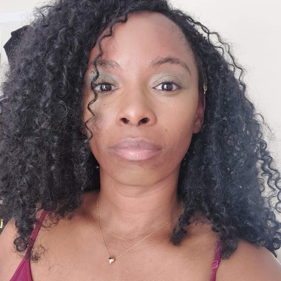 💗I'm Lucy, your Boutique Posher! 💗 - Picture 10 of 12